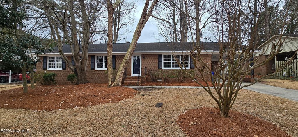 209 Hardee Circle, Greenville, NC 27858