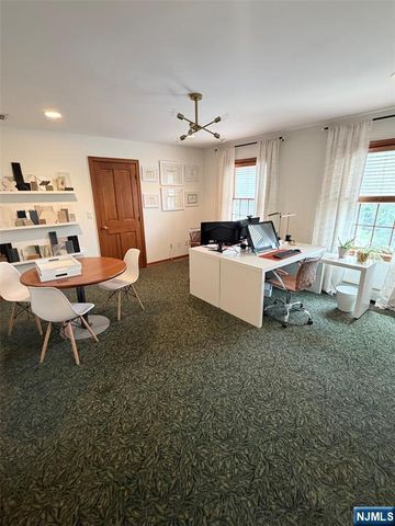 239 Old Tappan Road 2, Old Tappan, NJ 07675