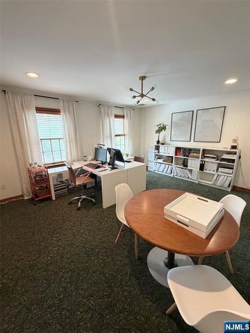 239 Old Tappan Road 2, Old Tappan, NJ 07675