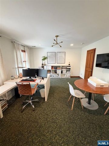 239 Old Tappan Road 2, Old Tappan, NJ 07675