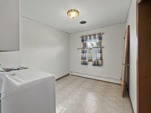 1621 N 2000 East Road, Watseka, IL 60970