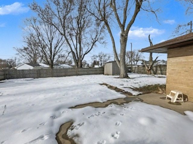 1621 N 2000 East Road, Watseka, IL 60970