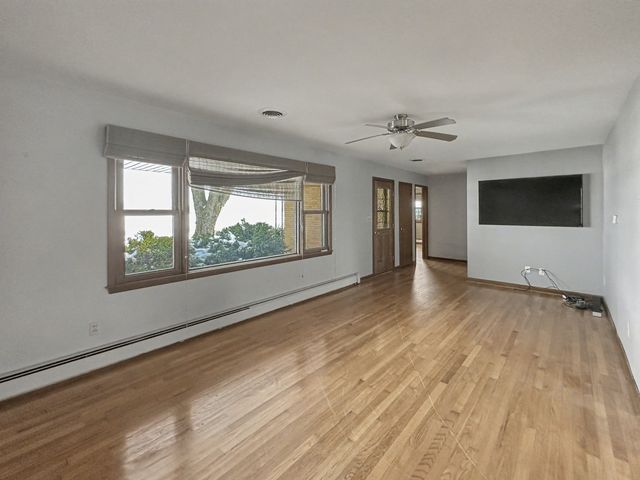 1621 N 2000 East Road, Watseka, IL 60970