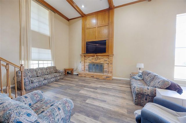 2745 Holub Road, Schulenburg, TX 78956