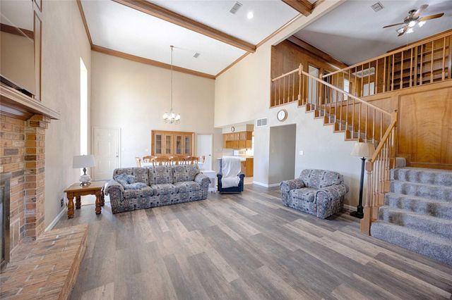 2745 Holub Road, Schulenburg, TX 78956