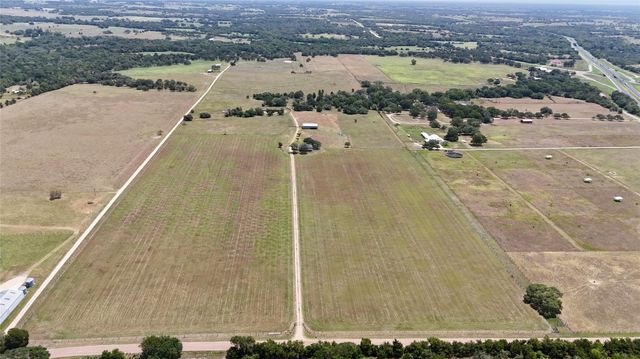 2745 Holub Road, Schulenburg, TX 78956