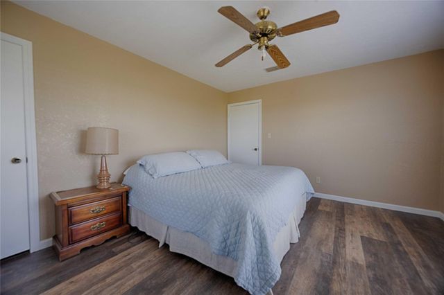 2745 Holub Road, Schulenburg, TX 78956