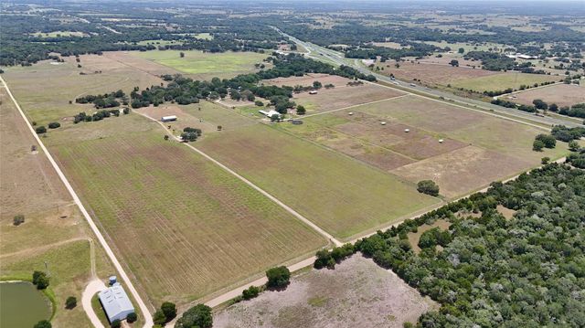 2745 Holub Road, Schulenburg, TX 78956