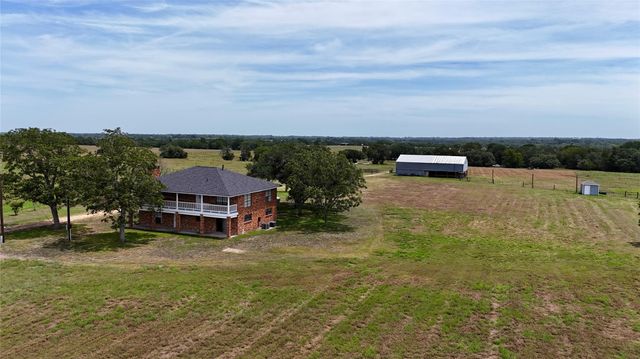 2745 Holub Road, Schulenburg, TX 78956