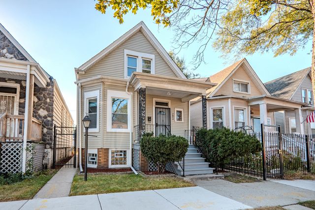 7836 S Saint Lawrence Avenue, Chicago, IL 60619
