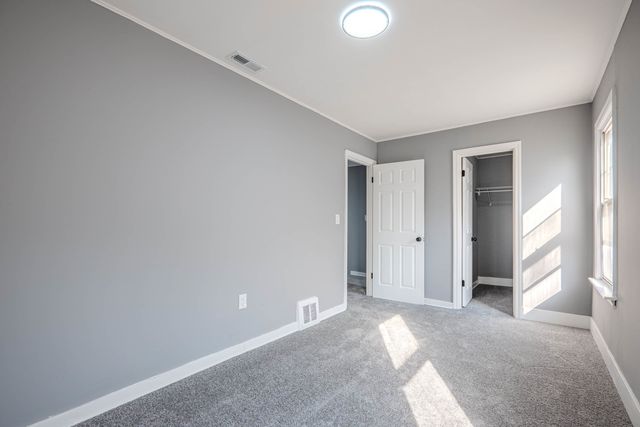 7836 S Saint Lawrence Avenue, Chicago, IL 60619