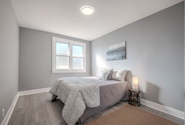 7836 S Saint Lawrence Avenue, Chicago, IL 60619