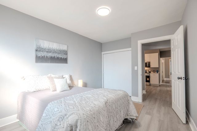 7836 S Saint Lawrence Avenue, Chicago, IL 60619