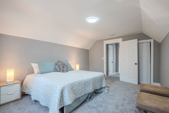 7836 S Saint Lawrence Avenue, Chicago, IL 60619