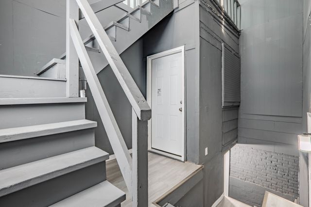 7836 S Saint Lawrence Avenue, Chicago, IL 60619