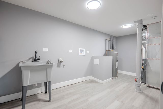 7836 S Saint Lawrence Avenue, Chicago, IL 60619