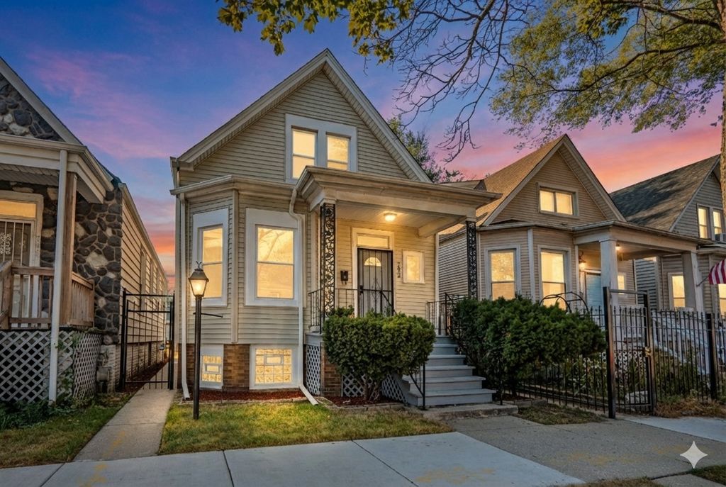 7836 S Saint Lawrence Avenue, Chicago, IL 60619