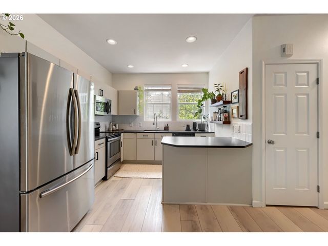 14800 Sw KRAFT Loop, Portland, OR 97223