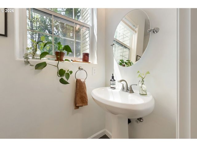 14800 Sw KRAFT Loop, Portland, OR 97223