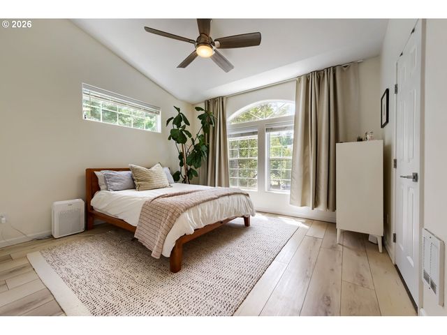 14800 Sw KRAFT Loop, Portland, OR 97223