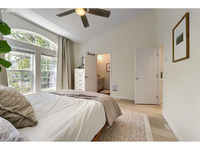 14800 Sw KRAFT Loop, Portland, OR 97223