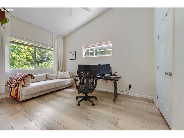 14800 Sw KRAFT Loop, Portland, OR 97223