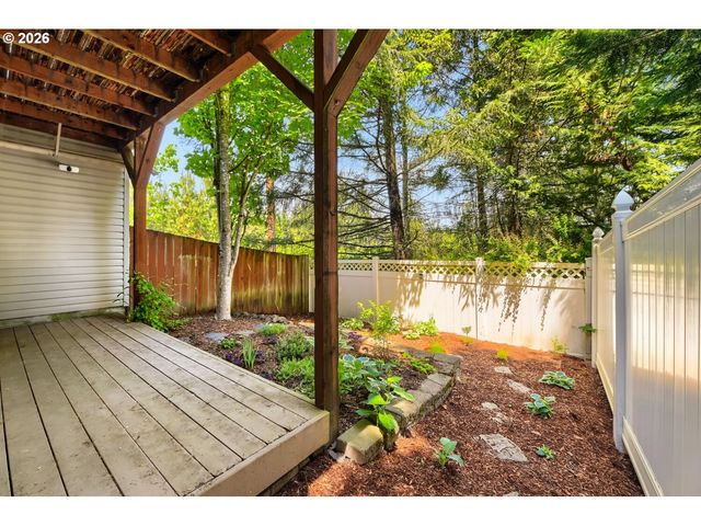 14800 Sw KRAFT Loop, Portland, OR 97223