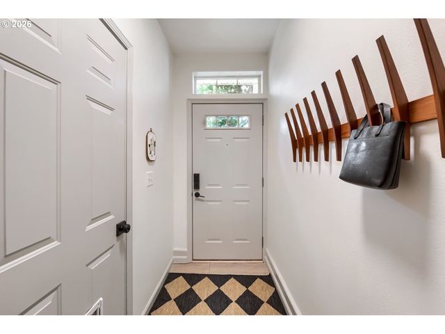 14800 Sw KRAFT Loop, Portland, OR 97223