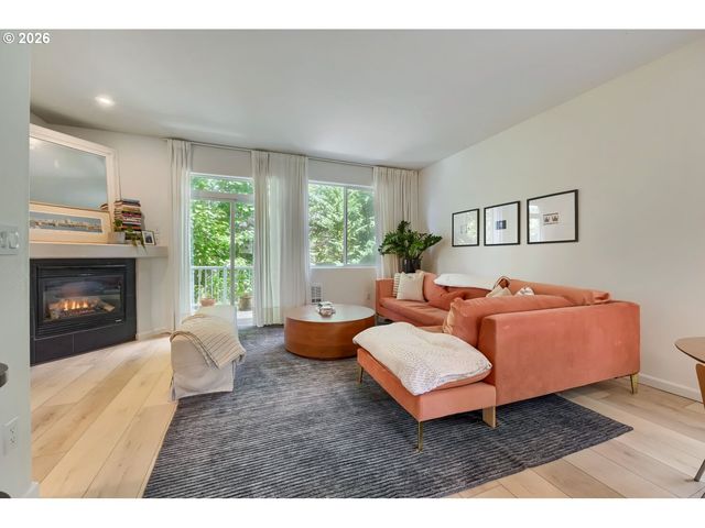 14800 Sw KRAFT Loop, Portland, OR 97223