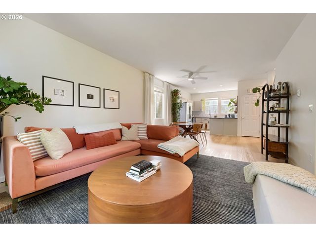 14800 Sw KRAFT Loop, Portland, OR 97223