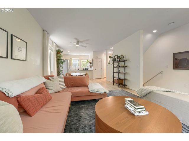 14800 Sw KRAFT Loop, Portland, OR 97223