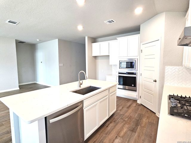 17027 BARKER PATH, San Antonio, TX 78247