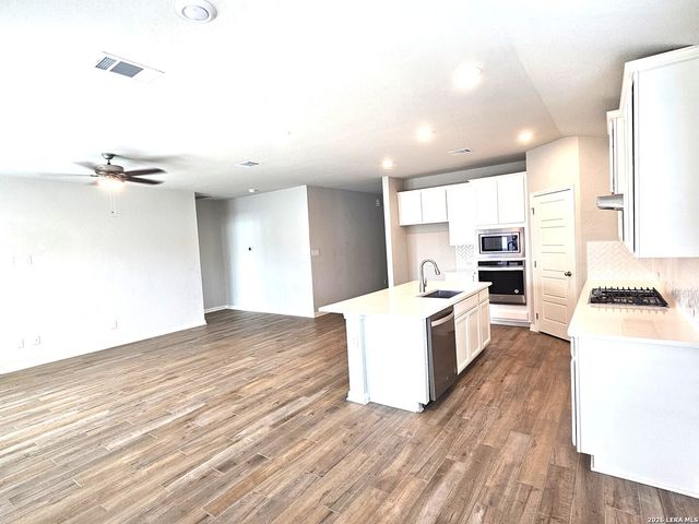 17027 BARKER PATH, San Antonio, TX 78247