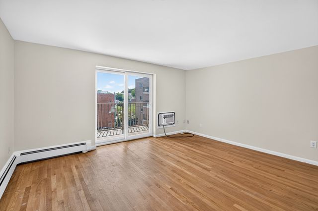 121 Tremont St C6, Boston, MA 02135