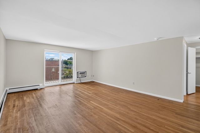 121 Tremont St C6, Boston, MA 02135