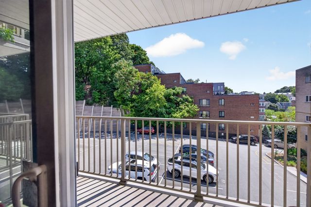 121 Tremont St C6, Boston, MA 02135