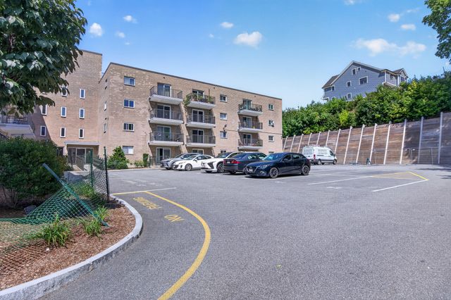 121 Tremont St C6, Boston, MA 02135