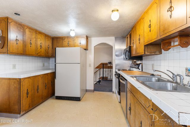 1012 E 9th Avenue, Anchorage, AK 99501