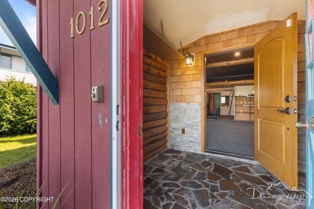 1012 E 9th Avenue, Anchorage, AK 99501