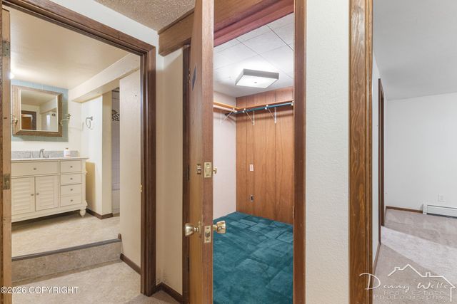 1012 E 9th Avenue, Anchorage, AK 99501