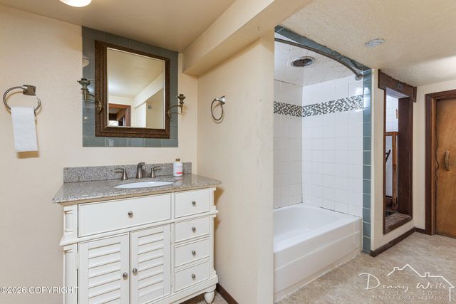 1012 E 9th Avenue, Anchorage, AK 99501