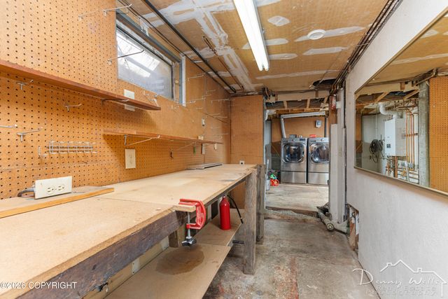 1012 E 9th Avenue, Anchorage, AK 99501