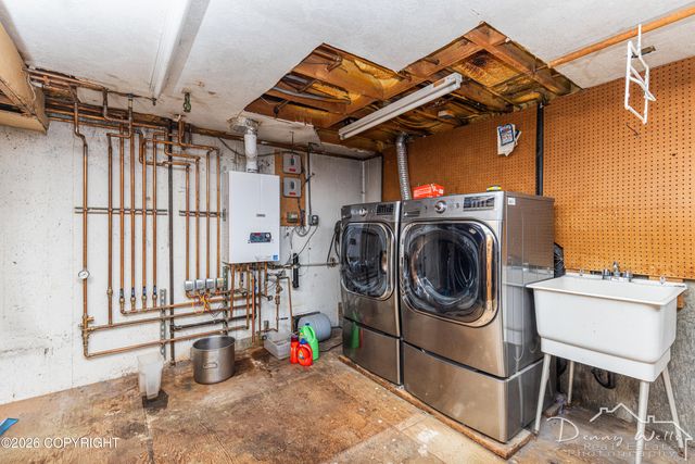 1012 E 9th Avenue, Anchorage, AK 99501