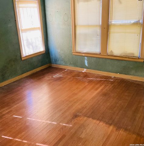 2940 Castroville, San Antonio, TX 78237