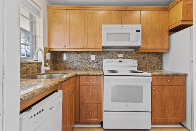 1965 SE 5th Court 104, Pompano Beach, FL 33060