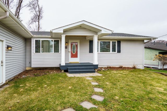 10715 15th Avenue N, Plymouth, MN 55441