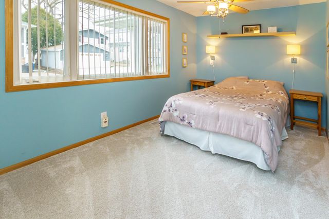 10715 15th Avenue N, Plymouth, MN 55441