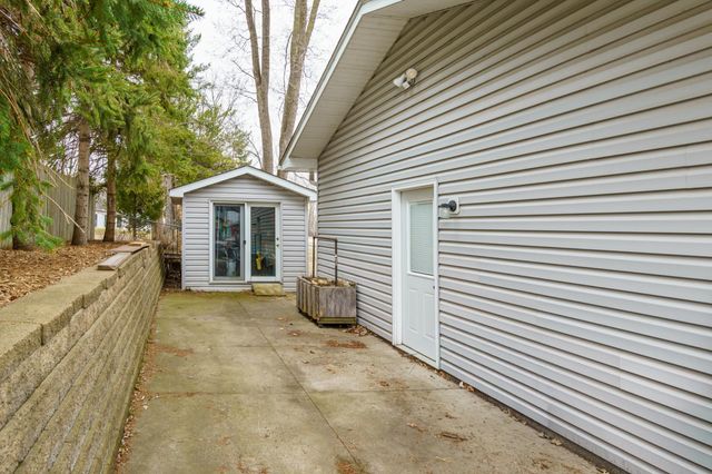 10715 15th Avenue N, Plymouth, MN 55441