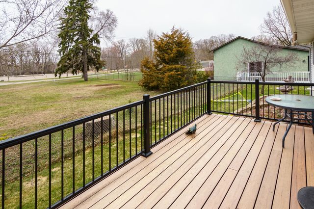 10715 15th Avenue N, Plymouth, MN 55441