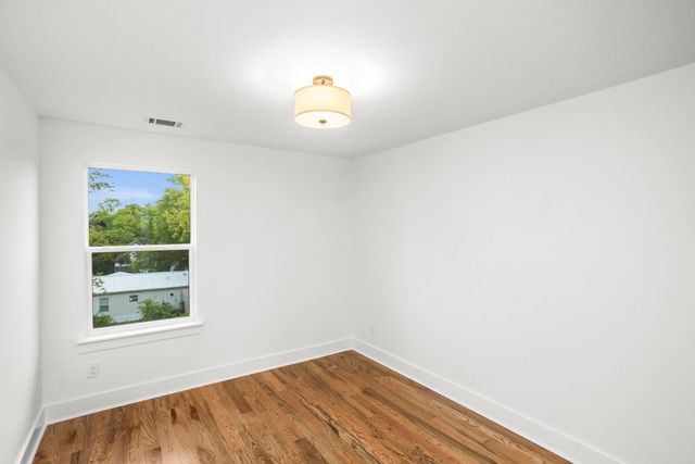 656 Chambers St Unit 110, Gallatin, TN 37066